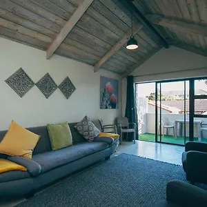 Mountain Loft Apartment Lakeside